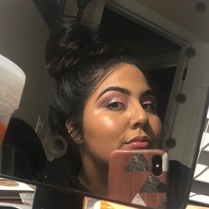 Meet your Posher, Carolina